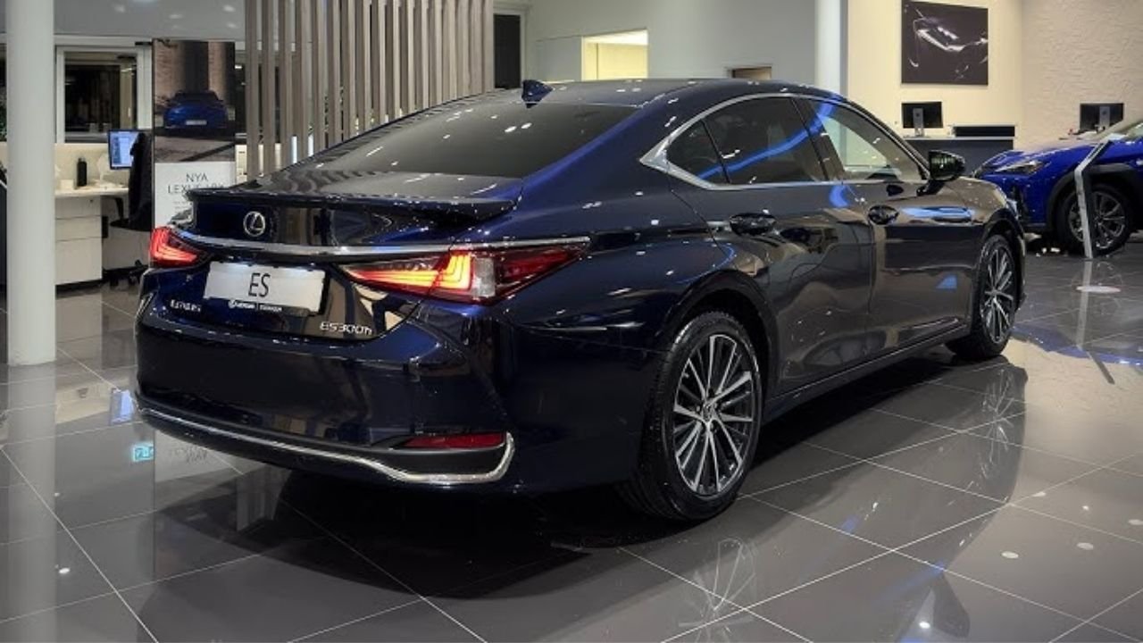 2025 Lexus ES Hybrid