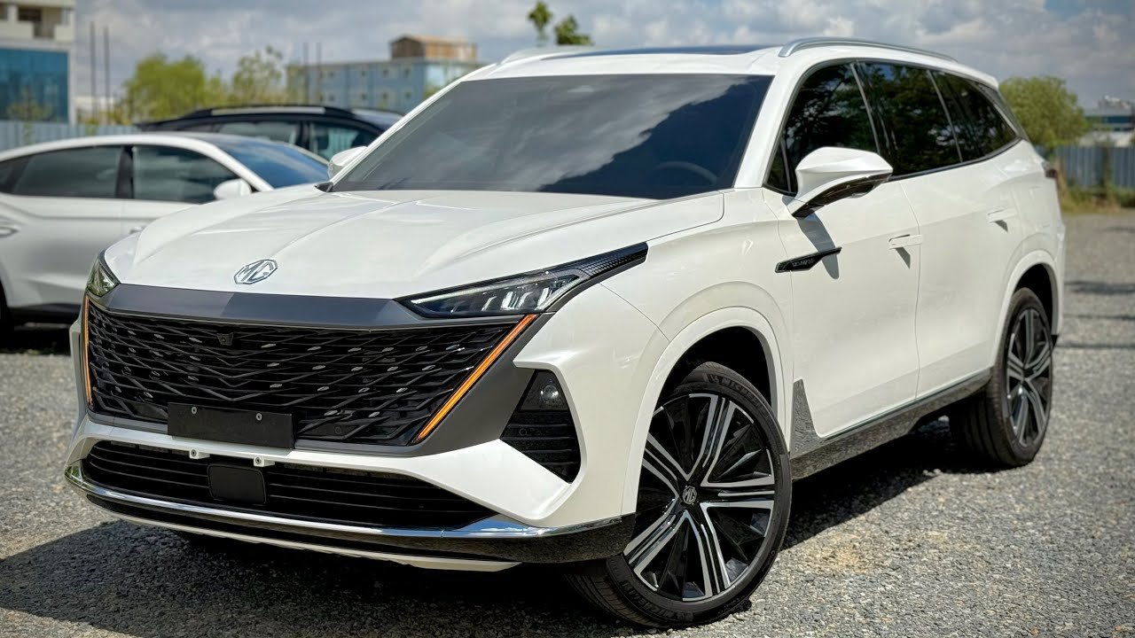 QS Seven-Seat SUV